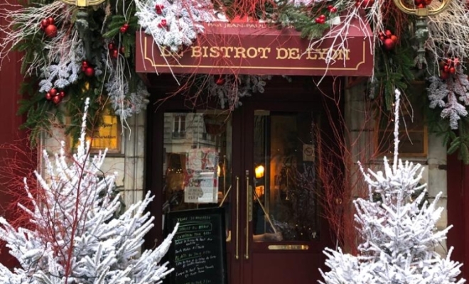 Décoration Noël pour les enseignes de magasin à Lyon